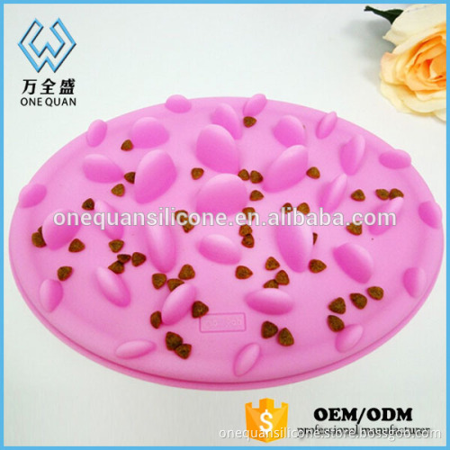 Slow Down Eating Dog Pet Feeder Dog Food Bowl Silicone Pet Bowl